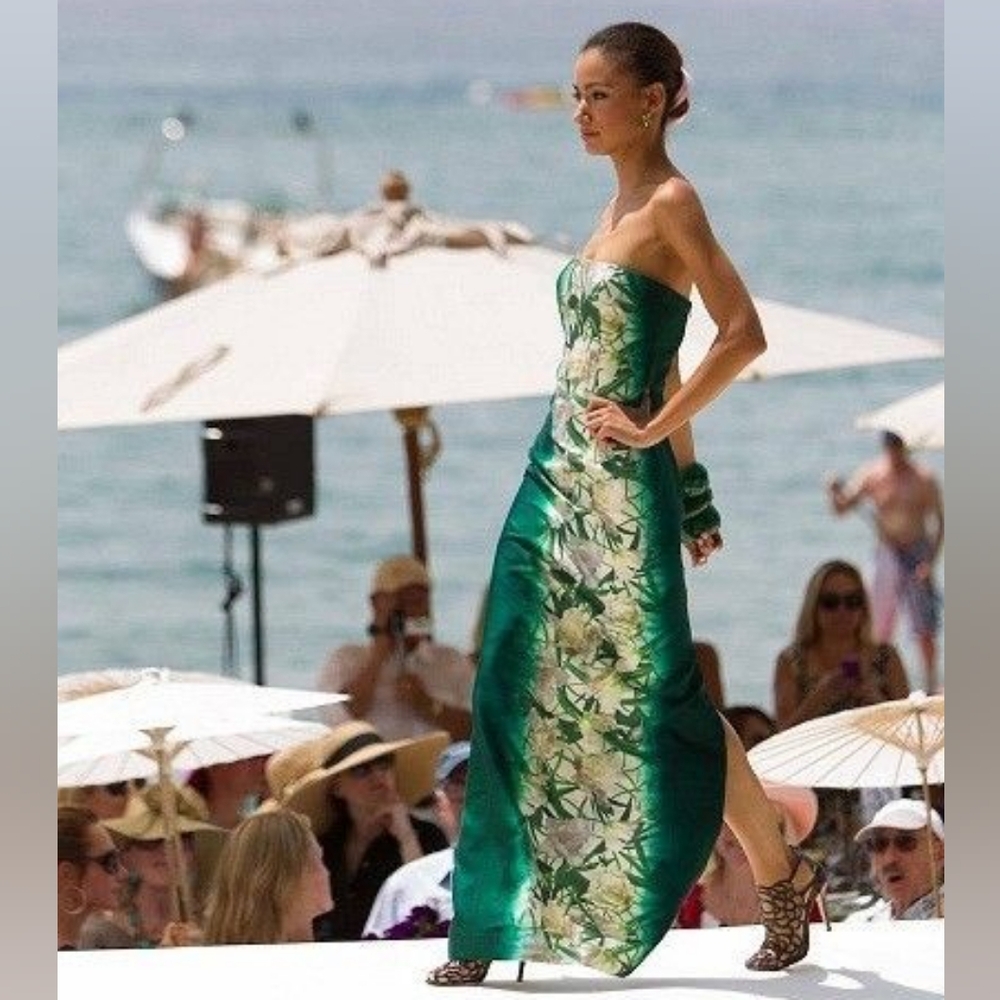 $4,800 OSCAR DE LA RENTA GREEN FLORAL SILK GOWN US 10 L